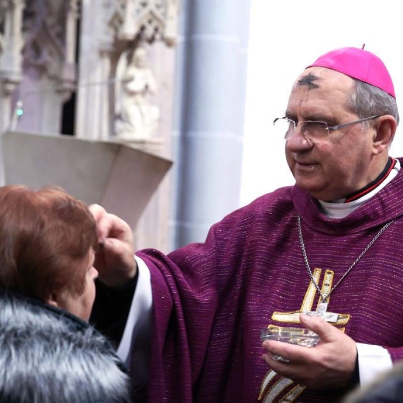 Popolcovou stredou sa začalo pôstne obdobie