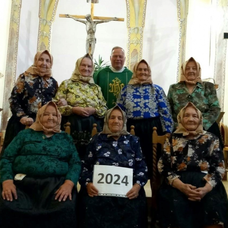 Slovenský kroj - tradičný ľudový odev