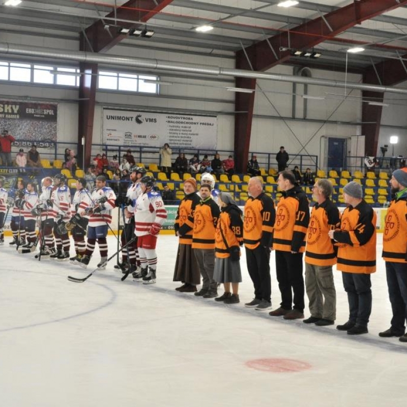 Hokejový turnaj kňazov a rehoľníkov