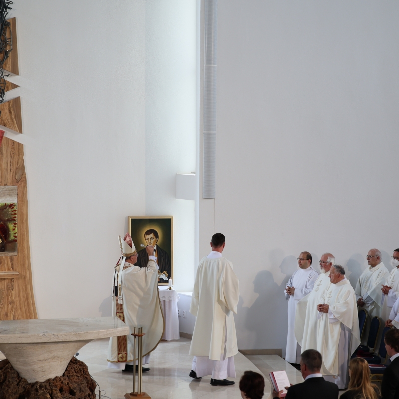Konsekrácia kostola sv. Dominika Savia v Košice- Sídlisko Ťahanovce
